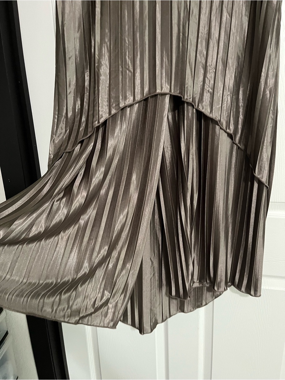 Pleated Two-Piece Set - Taupe Shine - Picture 5 of 6